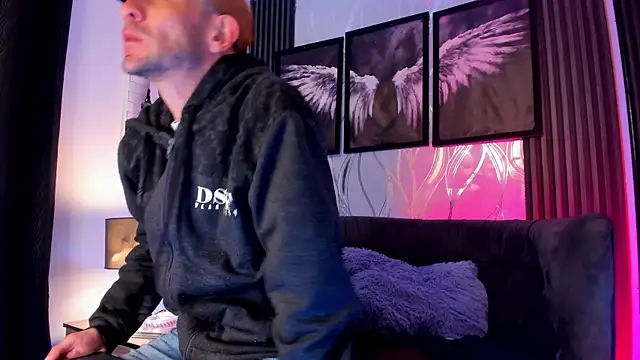 Milanwhite_ élő XXX-chatje