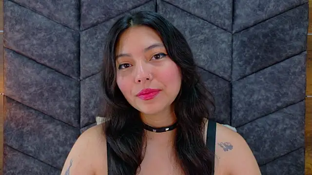 AnnieRouse__ Adlı Modelin Canlı XXX Sohbeti