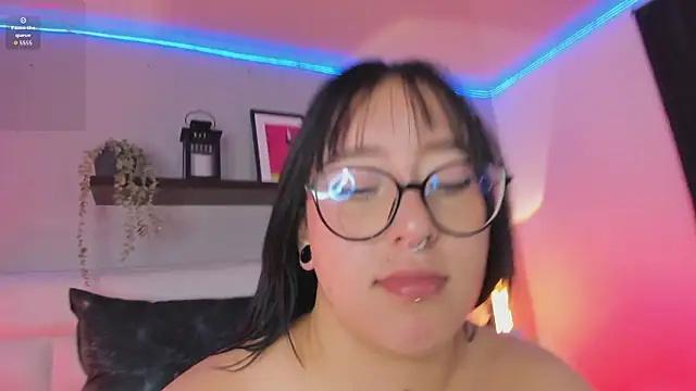 Chat +18 de sofi_bakerr ao vivo