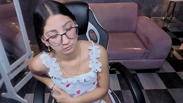 Sophie_jones_b 即時 XXX 聊天