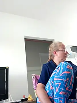 MILEIDE980 লাইভ XXX চ্যাট