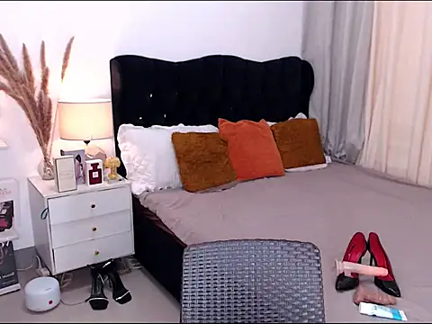 YzaHellsex 在線直播表演