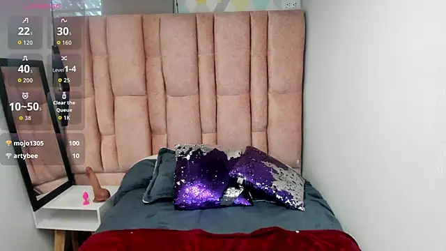 Chatroom XXX en direct de Issa_Milf__