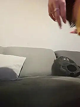 Laura_Ati: απευθείας συνομιλία ΧΧΧ