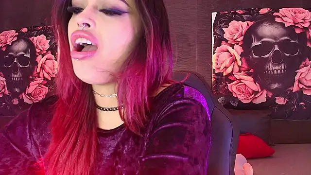 EvaaFoxxy1's Live XXX Chat