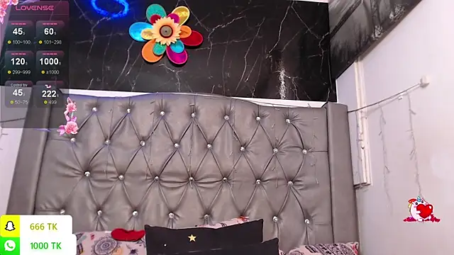 LAILAGUMMY élő XXX-chatje