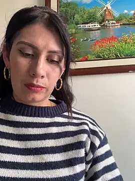 Alysson-- live XXX chat