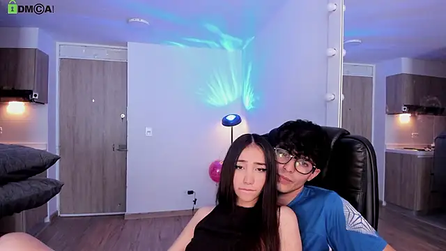 Czat XXX na żywo – Mikeyvioleta_