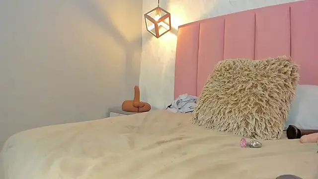 SUNNYCYRUS élő XXX-chatje