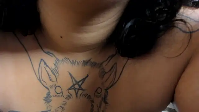 DarkReed: διαδικτυακό σόου στην κάμερα