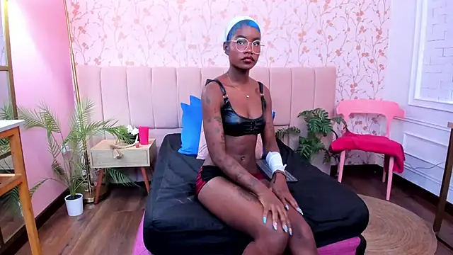 amber-hill Adlı Modelin Canlı XXX Sohbeti