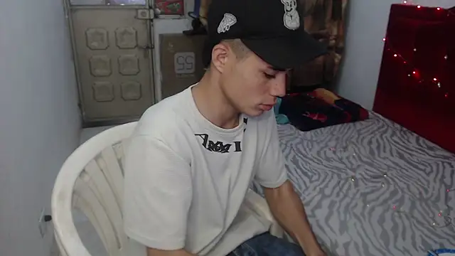 دردشة bby_santi الجنسية المباشرة