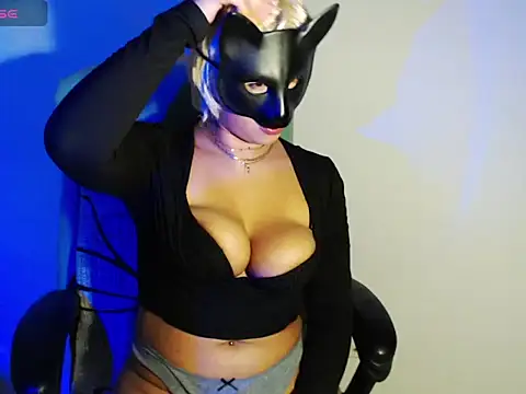 Hannah_Kiim: онлайн-секс-чат