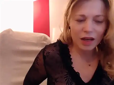 sempre-rompina Adlı Modelin Canlı XXX Sohbeti