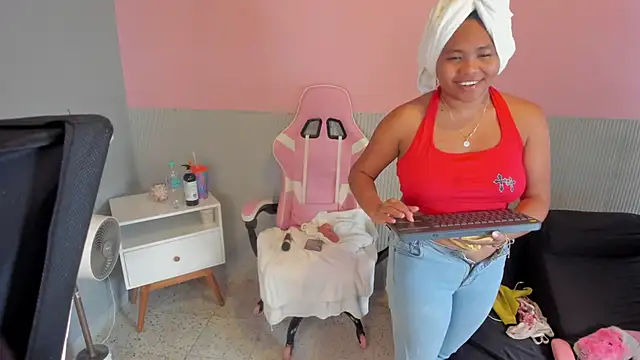 Chat +18 de yeikafoxy ao vivo