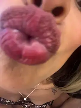 Liamiler01_ Live XXX-chat