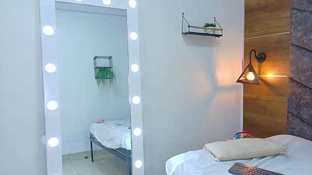 AnnieRouse__'s Live XXX Chat