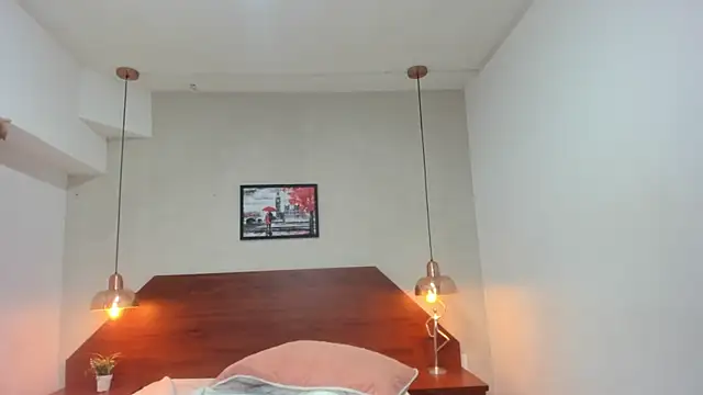 Miia03 Show in webcam