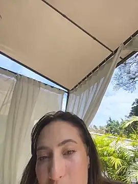 SweetieSinXXX: διαδικτυακό σόου στην κάμερα