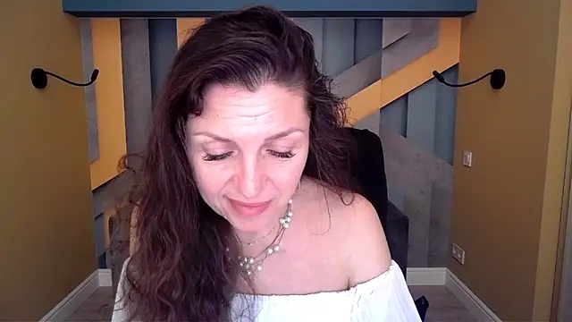 EllaLong élő XXX-chatje