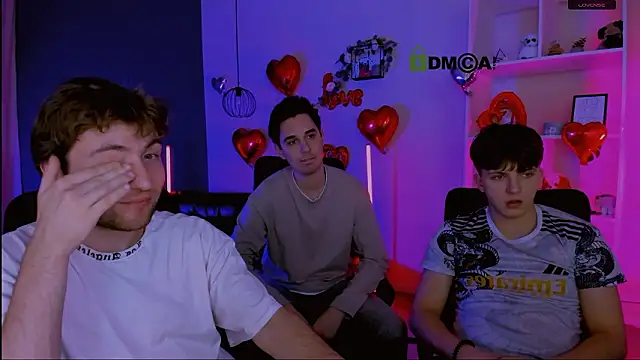 travis_wolf_のライブXXXチャット