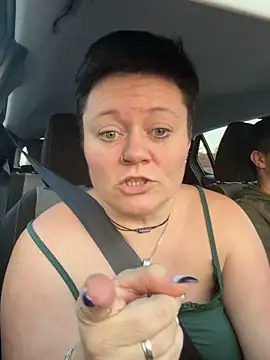 Онлайн чат XXX Hairyminka