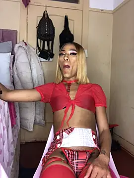 Show de Kylie_Hairy_Bbc na webcam