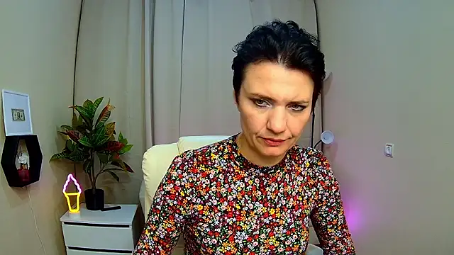 AvaSaturnian: онлайн-секс-чат