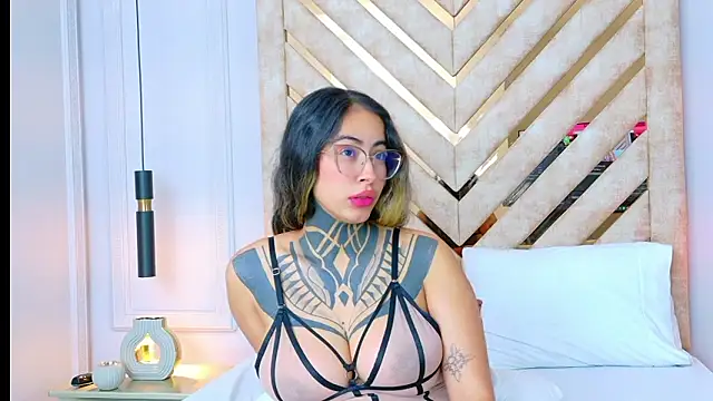 NicoleBlum Chat XXX in diretta