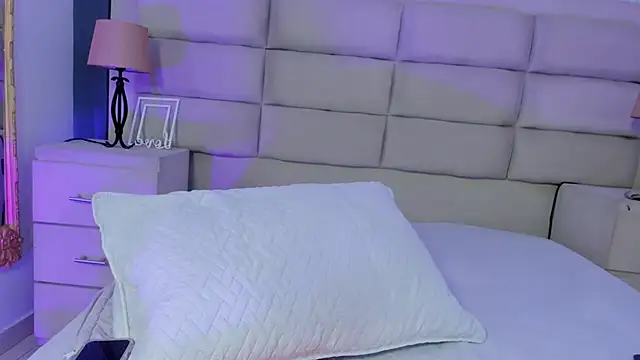 XXX chat uživo modela CarolineFyre