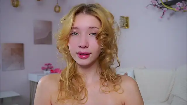 SunnivaCovil Chat XXX in diretta