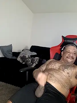 yellowwetfox Show in webcam