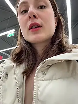 Dina_Tease Obrolan Langsung XXX