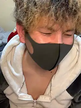 KEI_96 Adlı Modelin Canlı XXX Sohbeti