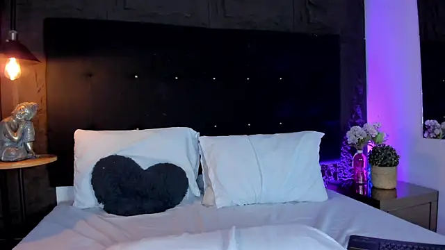 Rose_Blossom Webcam show