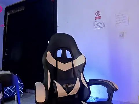 Ciara_HotTsのウェブカメラショー