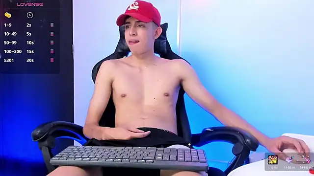 light_eyes_ Show in webcam