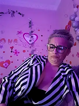 XXX chat uživo modela LunaBlaise