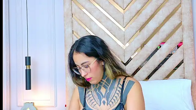 Chatroom XXX en direct de NicoleBlum