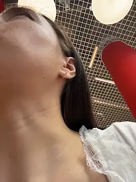 Holly_Play Pertunjukan Webcam