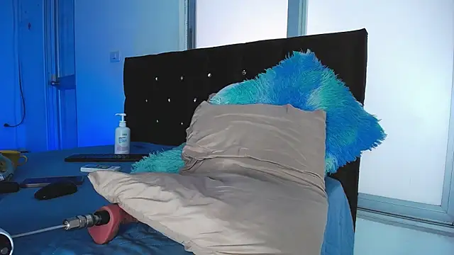 Sweet_hot_mia webcam show