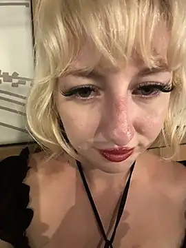 RonnieKissn Live XXX chat