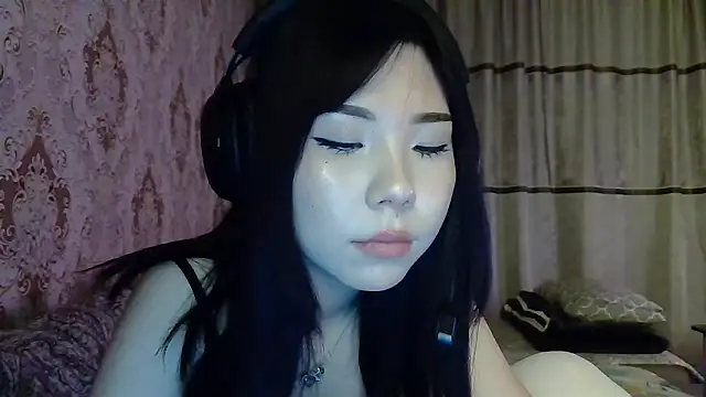 AprilOnilll 라이브 XXX 채팅