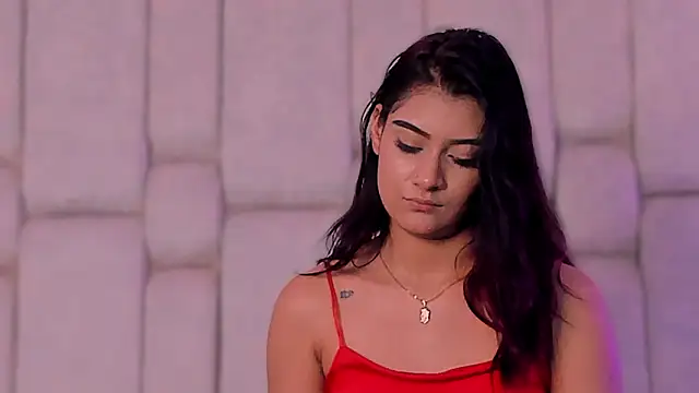 Show modela KatherineRuiz_ na web-kameri