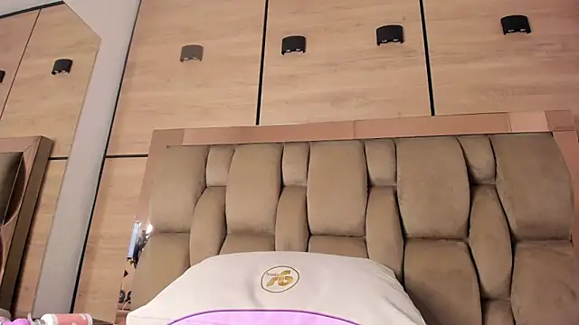 karol_lewiss Adlı Modelin Canlı XXX Sohbeti