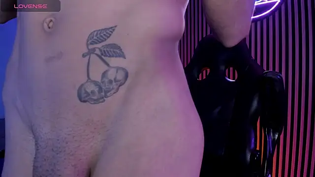 Maximoking26 Show in webcam