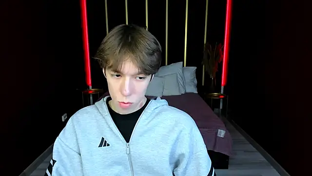 Chat +18 de MarkBranston ao vivo