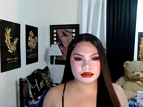 TSbrianaHugeCock 在線直播表演