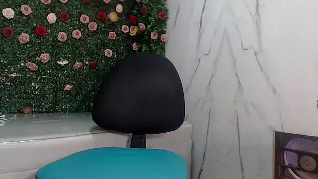 ManSant: διαδικτυακό σόου στην κάμερα