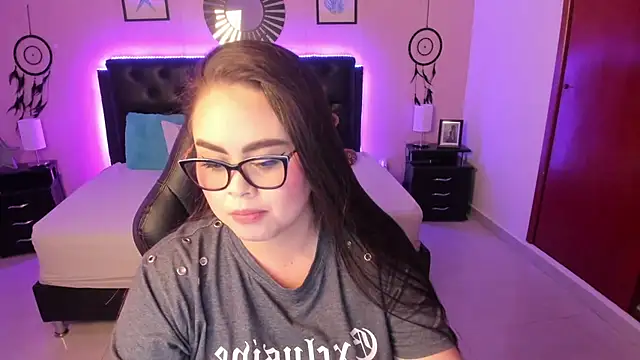 XXX chat uživo modela LolaVillalobos